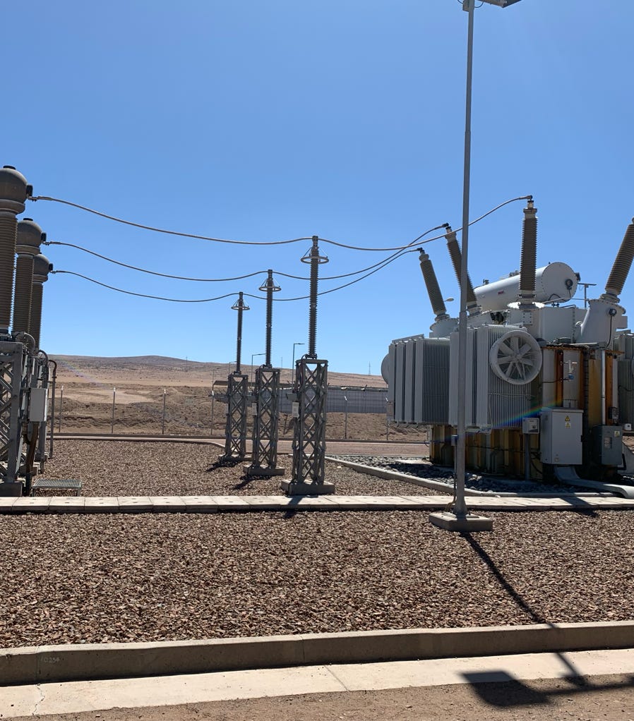 Fotografía En Escala De Grises De Lote De Ropa